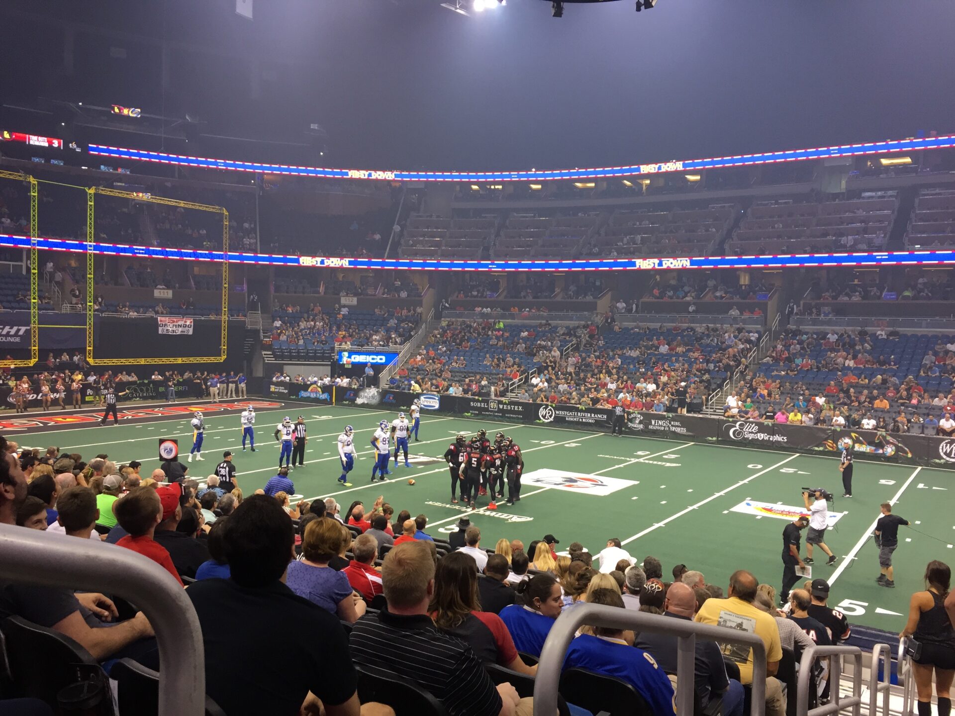 Amway Center - jogo de basquete em Orlando em família