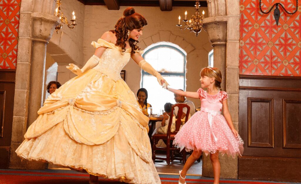 Na imagem vemos o restaurante Akershus Royal Banquet Hall no EPCOT